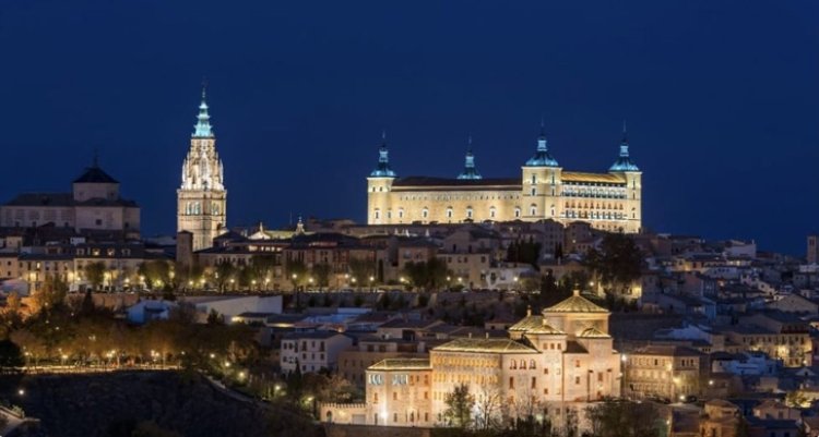Las luces de los monumentos de Toledo seguirán encendidas en horario habitual