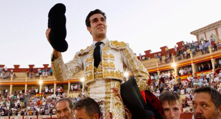 El pepinero Tomás Rufo también sale a hombros de la plaza de toros de Cuenca