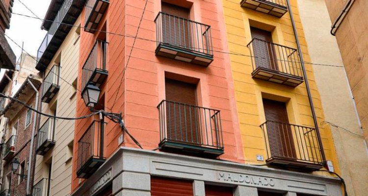 IU Toledo informará a los vecinos sobre cómo impedir la instalación de los pisos turísticos