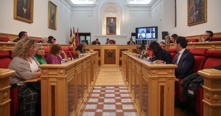 El Pleno del Ayuntamiento de Toledo vuelve a mostrar su repulsa a la Violencia contra la Mujer