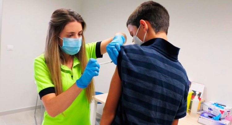 El Gobierno de Castilla-La Mancha invertirá 30 millones de euros en vacunas este año