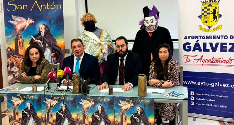 Gálvez anuncia su San Antón más solidario de la mano del pintor local Pepe Morán