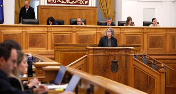 Las Cortes regionales aprueban dos resoluciones para alegar a las normas reguladoras del trasvase