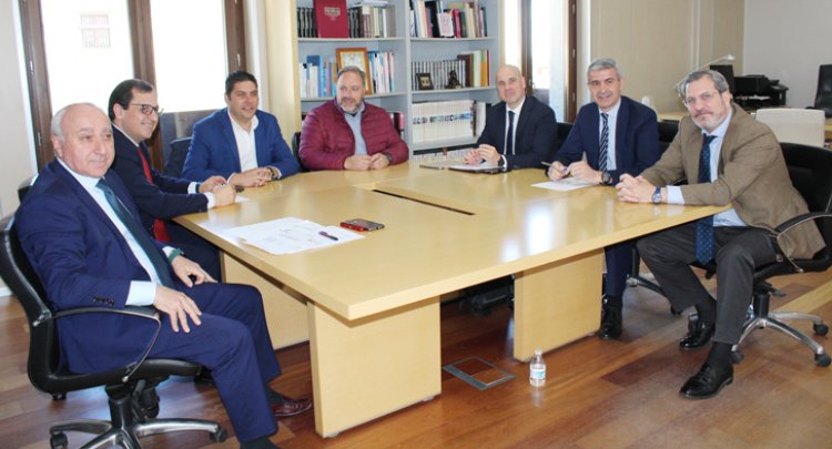Álvaro Gutiérrez presenta el nuevo Plan Adelante de la provincia de Toledo a los agentes sociales